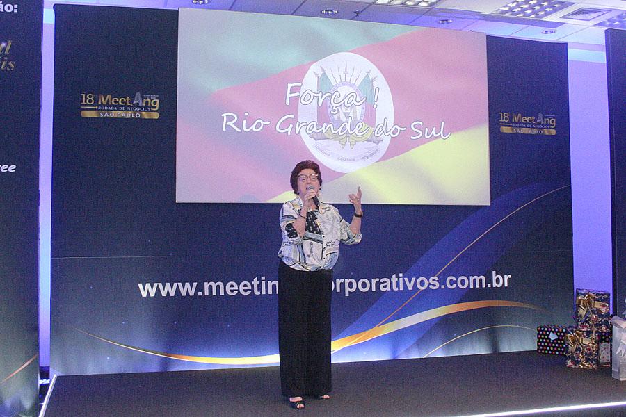 Elza Wolcoff, idealizadora dos Meetings Corporativos na abertura do evento;